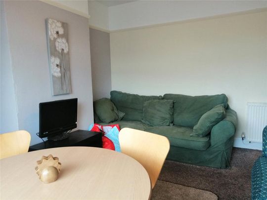 5 bedroom end of terrace house to rent - Photo 1