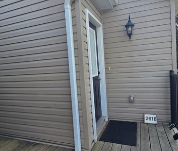 For Lease - 261 Cairn Street, London South, Ontario - Photo 1