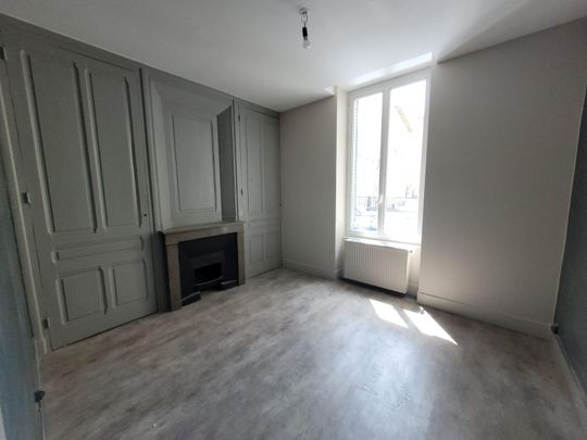 Location Appartement 3 pièces 79m² LYON 9ème - Photo 1