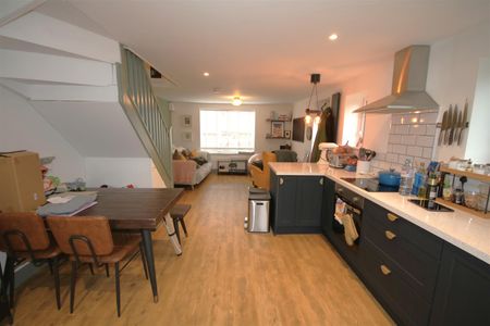 CanterburyField Avenue, CT1 1TS, Canterbury - Photo 3