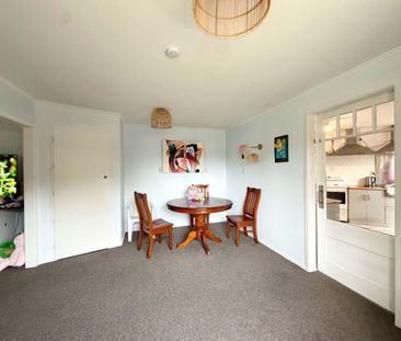 Spacious Two-Bedroom Home with Established Gardens - Photo 3