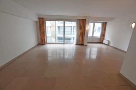 Appartement gelegen in hartje Zoute, op enkele passen van de Zeedijk - Photo 2