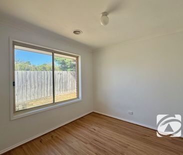 COMFORTABLE & CONVENIENT 3-BEDROOM FAMILY HOME! - Photo 5