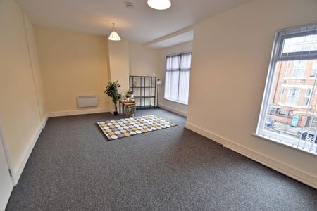 1 Bed Flat, Woodfield Road, M8 - Photo 4