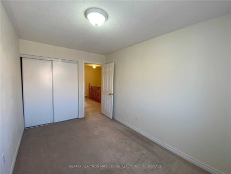 For Lease - 111 Amulet Crescent, Richmond Hill, Ontario - Photo 3