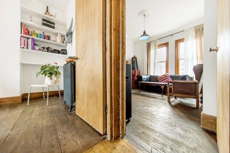 3 Bed Flat, Trent Road, SW2 - Photo 2