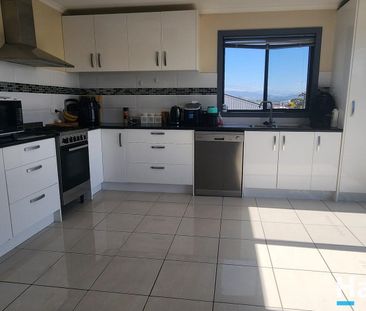 Delightful House - Photo 5