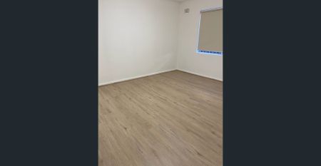 SMALL BLOCK OF 6 - GROUND FLOOR APARTMENT - Photo 2