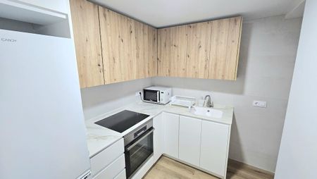 Carrer de Joan Mercader, Valencia, Valencian Community 46011 - Photo 2