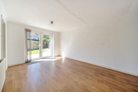 3 bedroom semi-detached house to rent - Photo 2