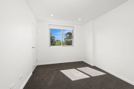 Luxurious 2 Bedroom Apartment - Photo 2