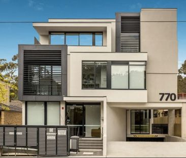 Fully furnished one bedroom apartments in Box Hill - Photo 3