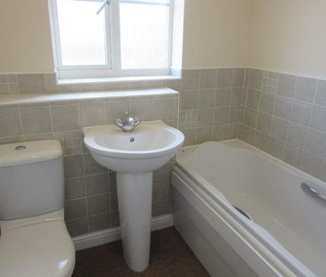 3 bedroom terraced house to rent - Photo 6