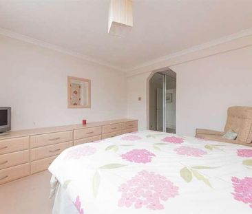 Bowyer Crescent, Wokingham, RG40 - Photo 5