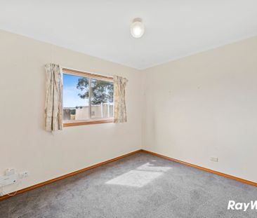 Charming Country Cottage - Photo 6