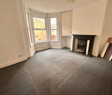 4 bedroom terraced house to rent - Photo 6