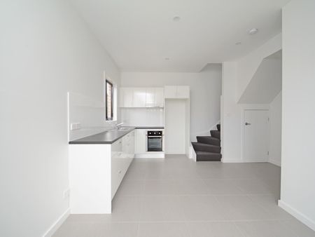 10A King Street, Birmingham Gardens NSW 2287 - Townhouse For Rent | Domain - Photo 5