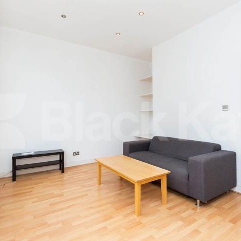 Bright and airy one bedroom property minutes to Tufnell park station - Photo 1