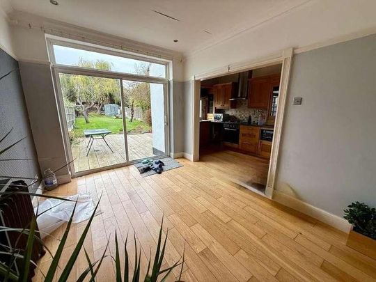 Westbourne Grove, Westcliff On Sea, Essex, SS0 - Photo 1