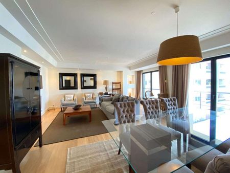 3 room luxury Apartment for rent in Lisbon, Portugal - Photo 2