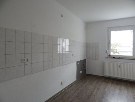 Einziehen und Wohlfühlen - Modernisierte 2-Zimmer-Wohnung im EG - - Photo 3