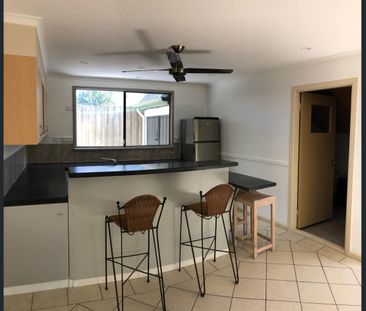 Low-set beach house in Cotton Tree - Photo 3