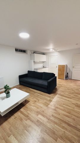 Plåtslagarvägen, Tullinge - Photo 2