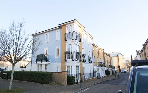 This lovely apartment has it all, good sized bedrooms, ensuite facilities, a large living room and allocated parking. This is a really rare opportunity. Call NOW to discuss your reservation! - Photo 1