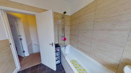 3 bedroom terraced house to rent - Photo 2