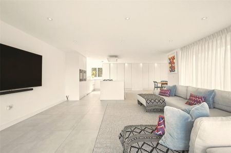 5 bedroom detached house to rent - Photo 2