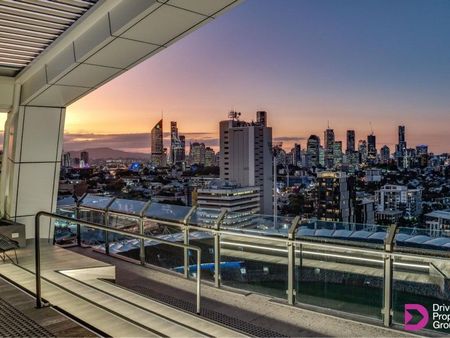 Fully Furnished 2 Bedroom Apartment - Photo 5