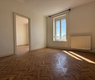 Location Appartement 3 pièces 82m² - Photo 2