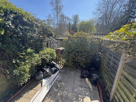 2 bedroom terraced house to rent - Photo 4