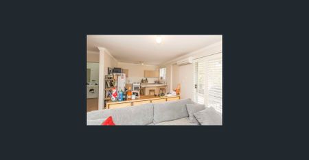 Elegant Claremont Retreat - Photo 3