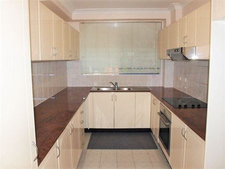 Modern two bedroom unit - Photo 3