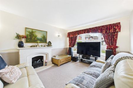 4 bedroom detached house to rent - Photo 2