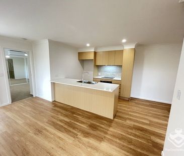 Brand New 4 Bedroom Duplex Stylish, Spacious & Move In Ready! - Photo 6