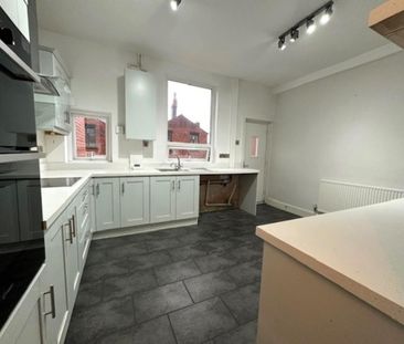 3 bedroom terraced house to rent - Photo 6