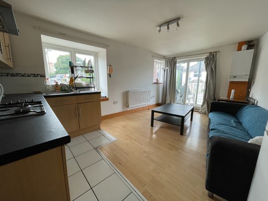 3 Bed Flat, Portswood Road, SO17 - Photo 1