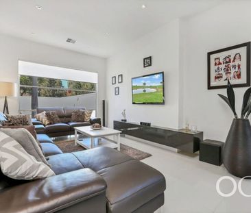 Open the Door To Luxury Coastal Living - Photo 2