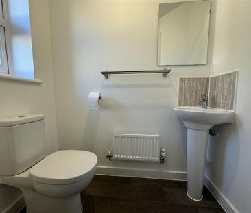 3 bedroom semi-detached house to rent - Photo 1