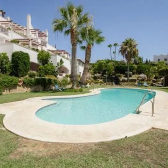 Alquiler de piso en Urbanizacion Nueva Andalucia k - Photo 1