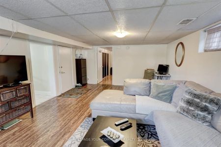 18 Railway Street #Basement - Photo 2