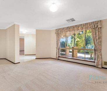 Resort-Style Living in Parkwood!! - Photo 4