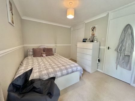 May Tree Close, Winchester - Photo 2