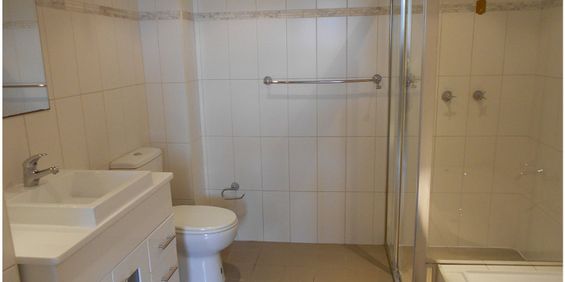 Centrally Located - Photo 3