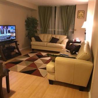 Beautifully maintained apartment near Tru - Photo 1