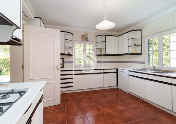 Moradia T8 em Setúbal