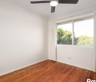 Two Storey Family Home With a Pool - Great For Summer - Photo 6