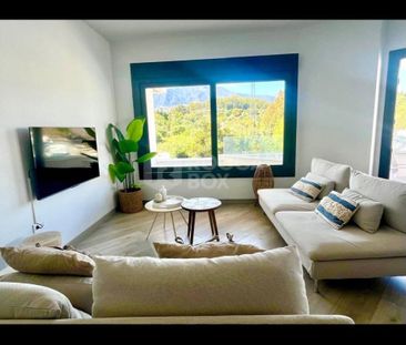 Luxurious Coastal Apartment for Rent in Estepona - Photo 1